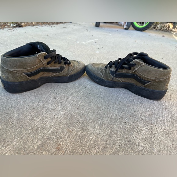 Green suede mid-top Vans skate shoes sneakers size 4.5 Men’s - Picture 2 of 10